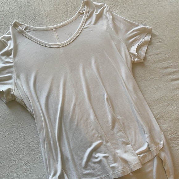 Basic White Tshirt - Picture 2 of 2